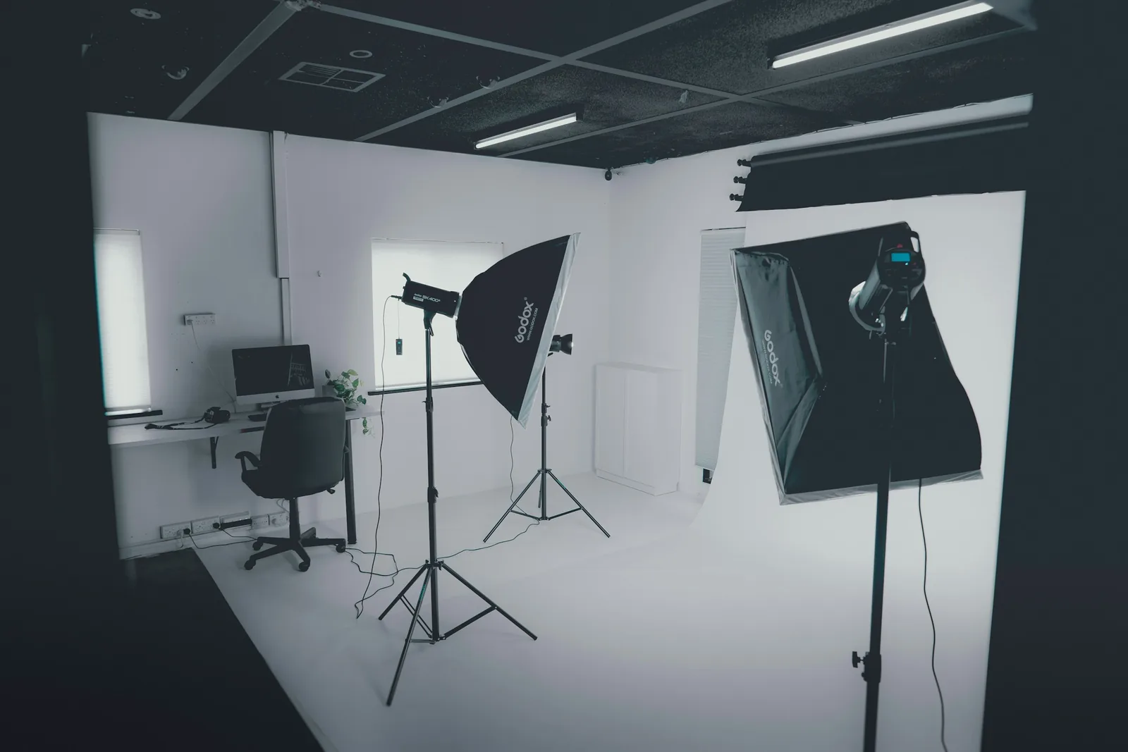 10 Best Light Types And Sources For Product Photography