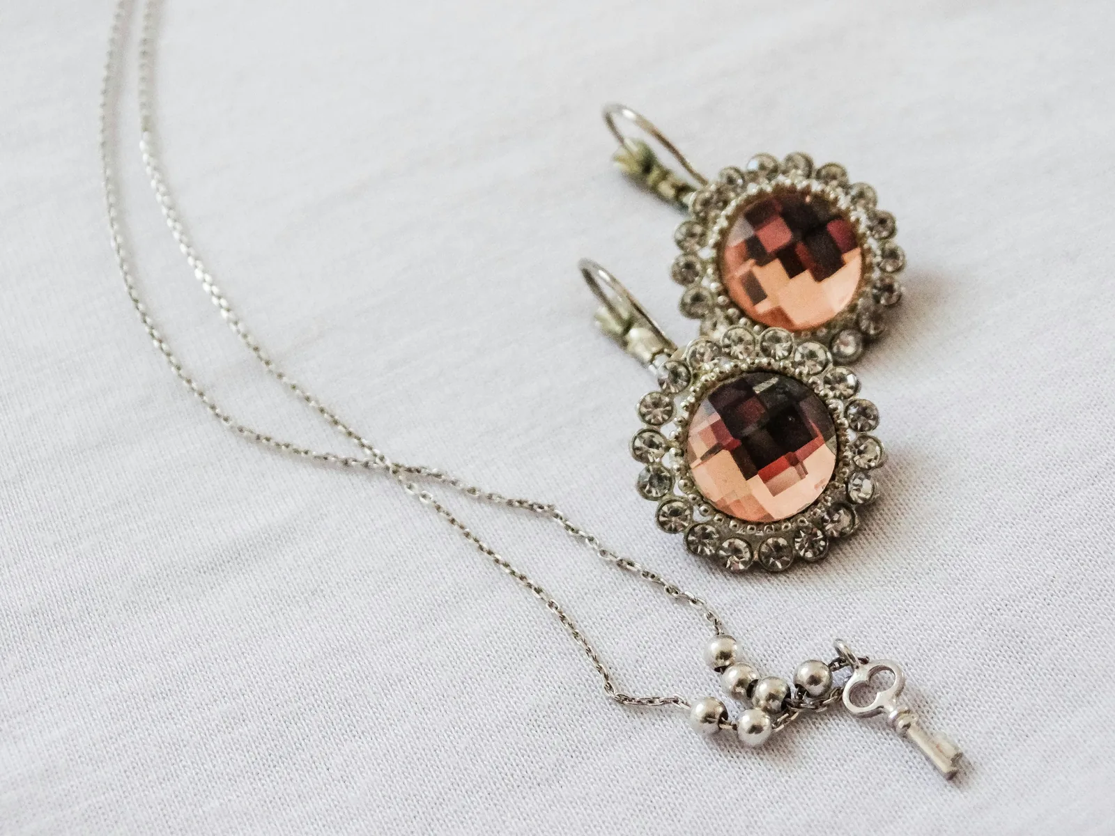 Top 13 Background Choices For Jewelry Photography