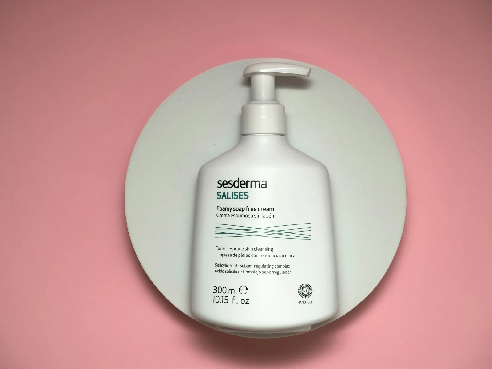 bottle cream - Cosmetic Product Photography