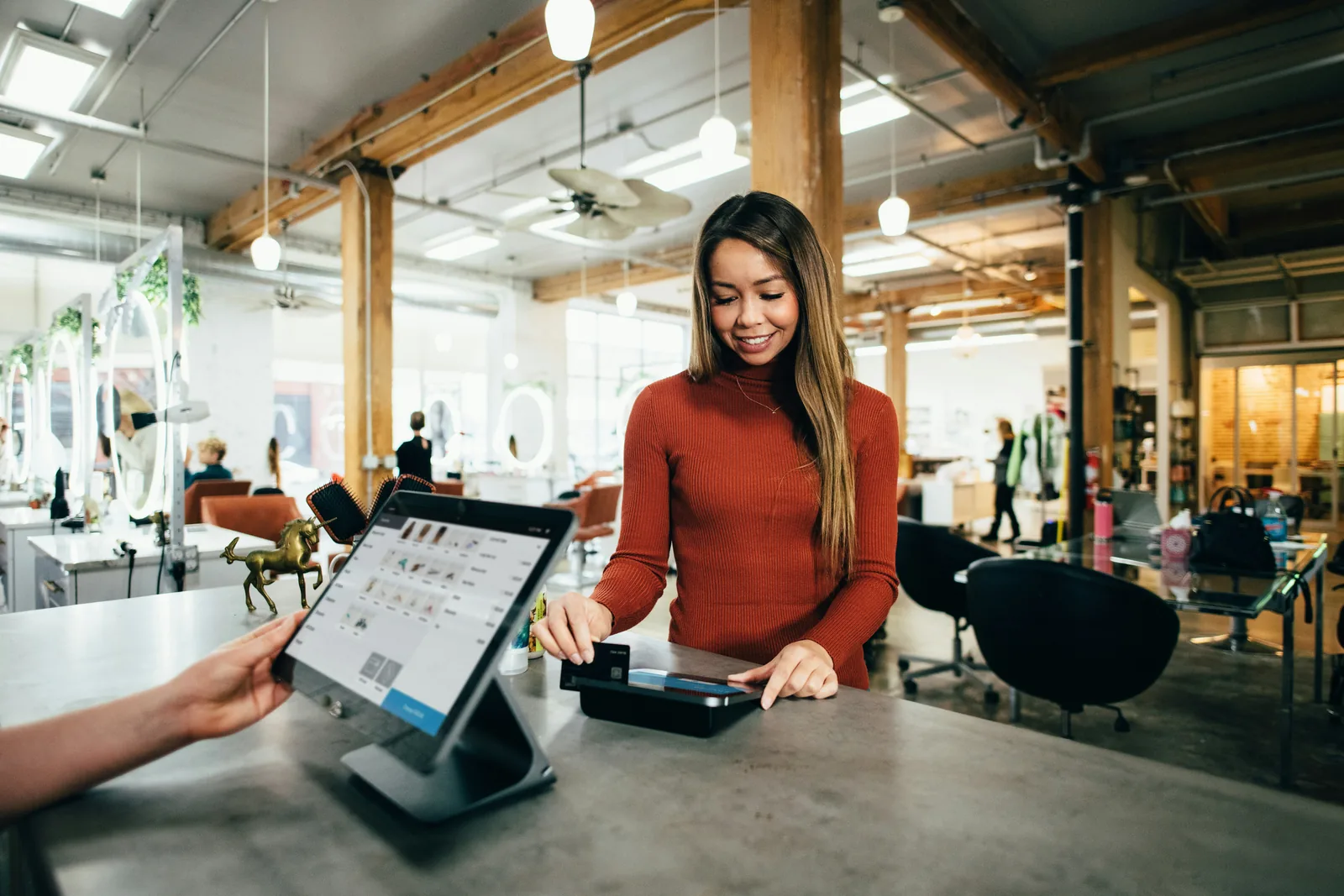 woman paying - Cyber Monday Marketing
