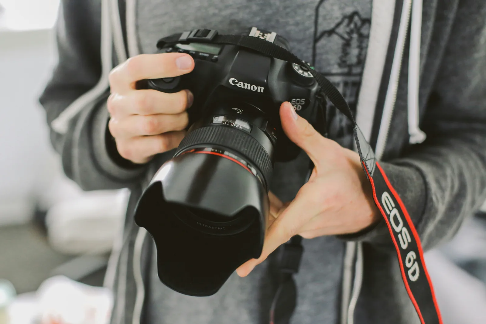 How To Shoot Product Photography: 17 Best Tips For Better Photos