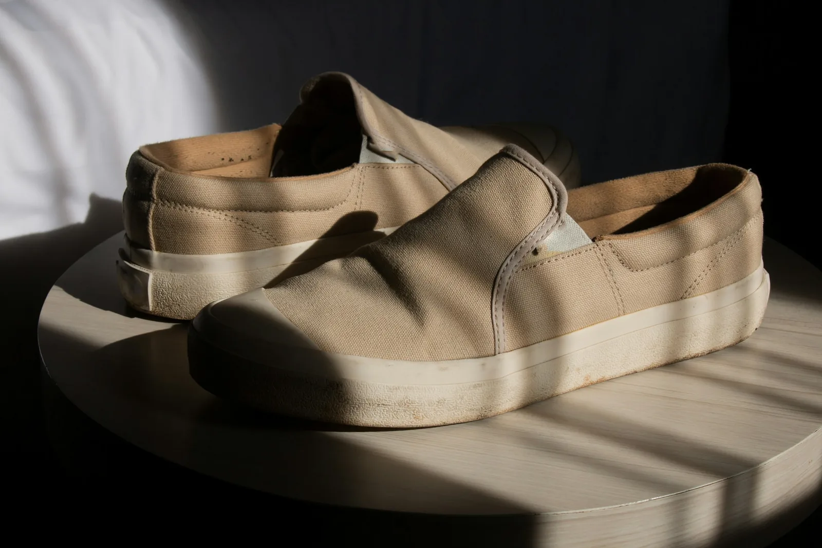 beautiful brown shoes: How to Take Pictures of Shoes to Sell