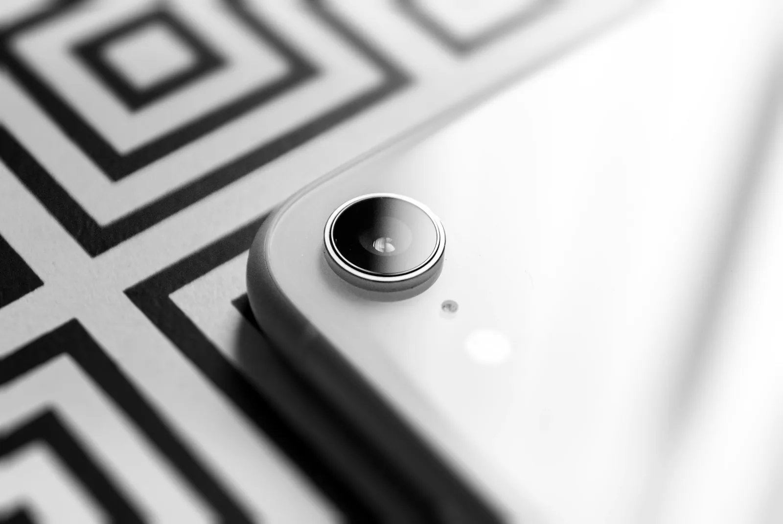 phone camera - How to Take Pictures of Jewelry With a Phone