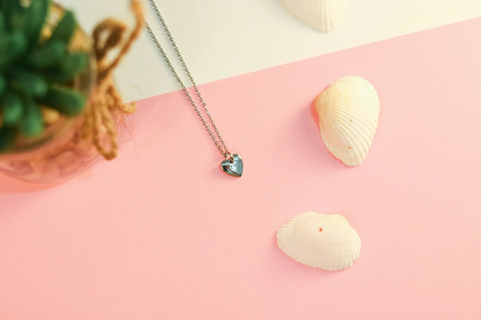 a simple necklace - Jewelry Product Photography